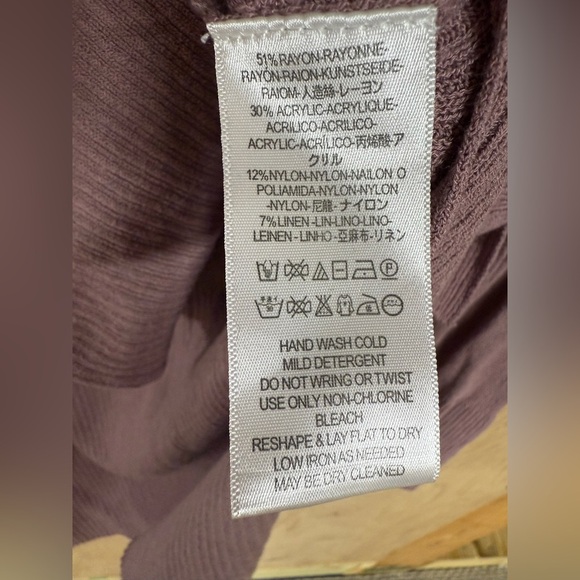 Free People Mauve Long Sleeve Crisscross Neck Hi Lo Tunic Sweater sz Medium - Picture 5 of 7